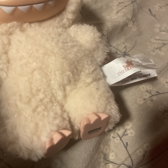 Authentic soymilk labubu with lashes - Picture 2 of 3